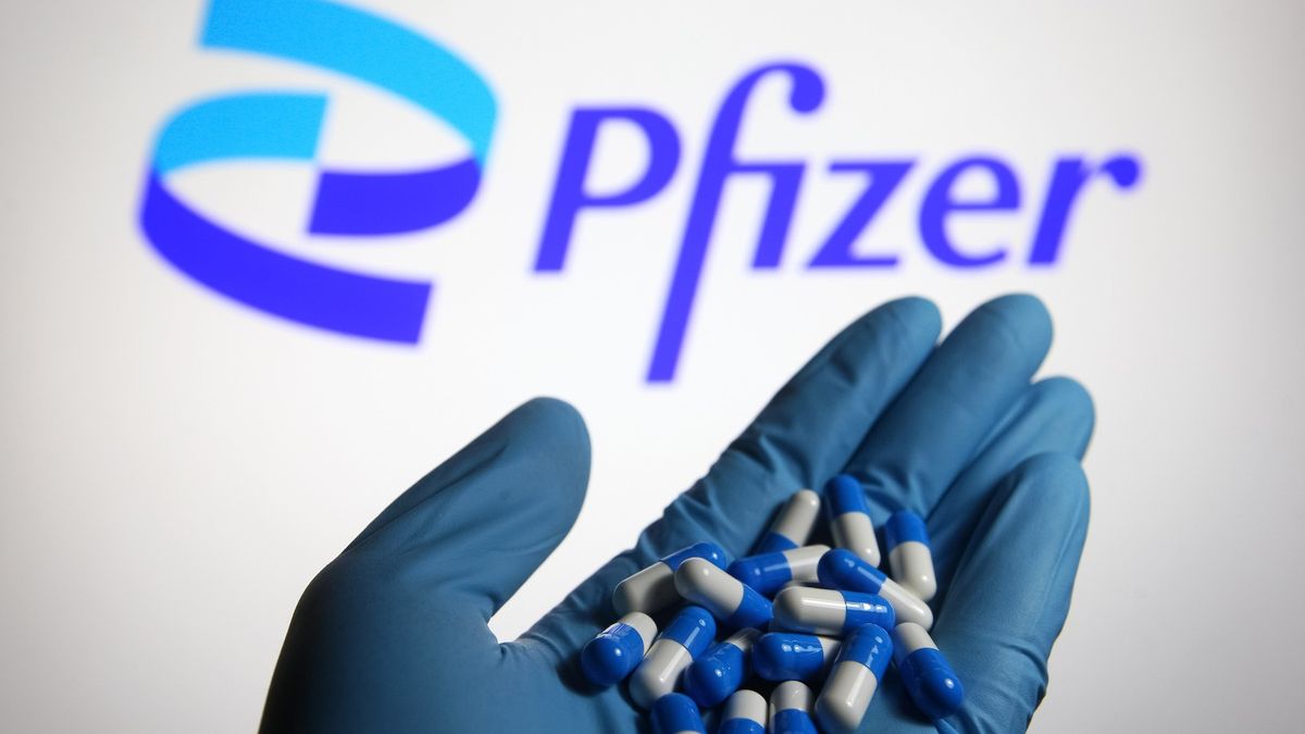 Pfizer versus covid. Nový lék snižuje riziko úmrtí a hospitalizace o 89 %